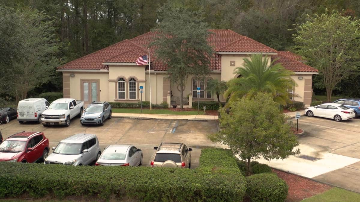 Doctors Lake Family Dental clinic exterior in Fleming Island | Modern dental office near Jacksonville, FL